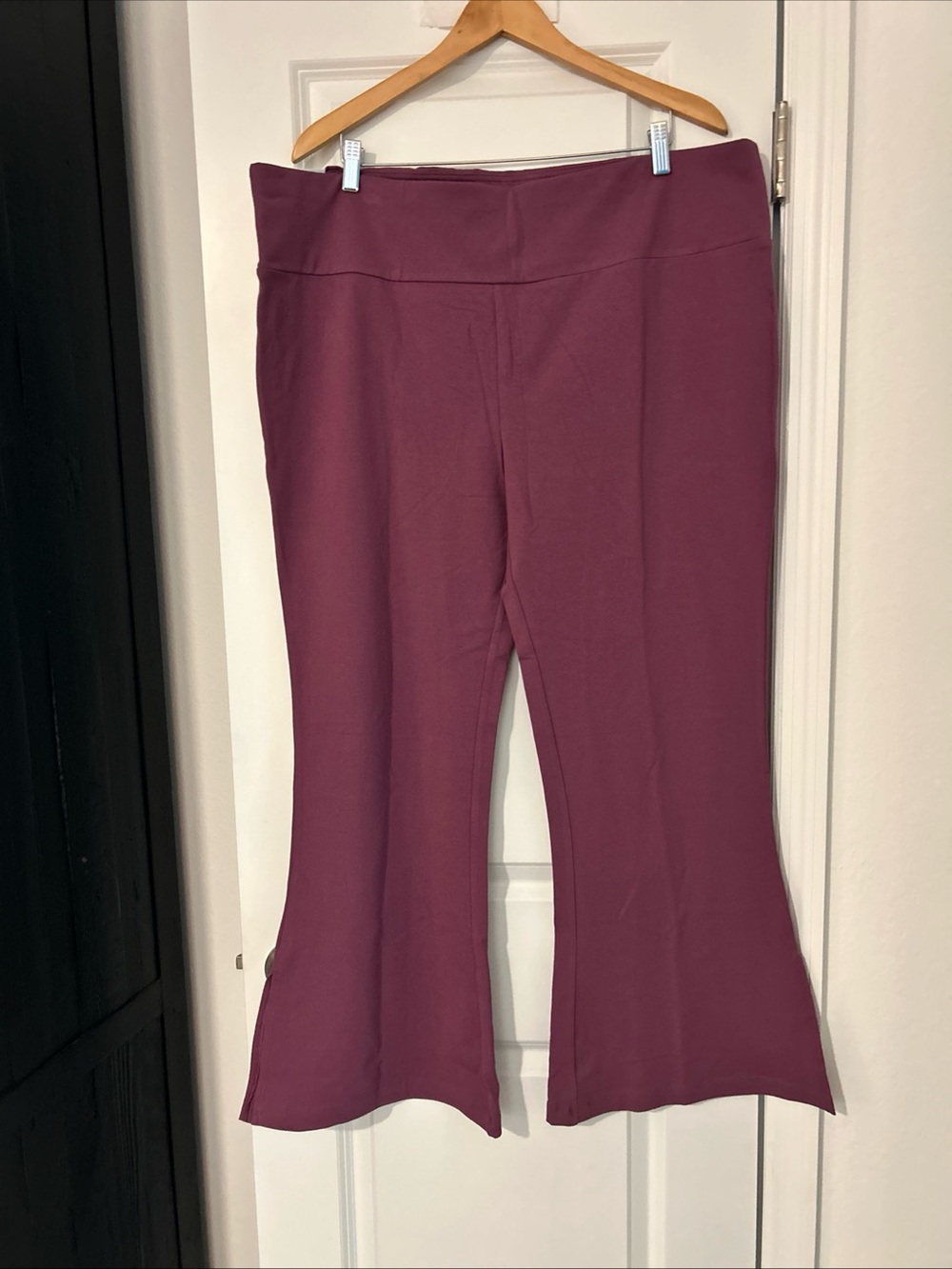 Terra & Sky Women's  Flare Leggings, High Rise, 30” Inseam- 3x- NWT- Purple
